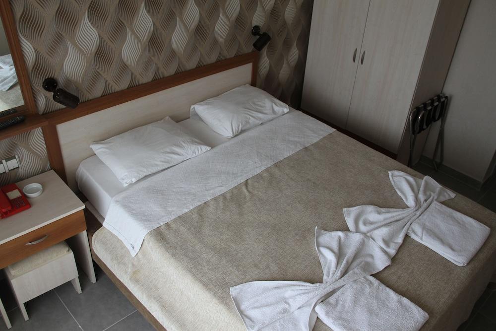 Saturn Hotel Κουσάντασι Εξωτερικό φωτογραφία