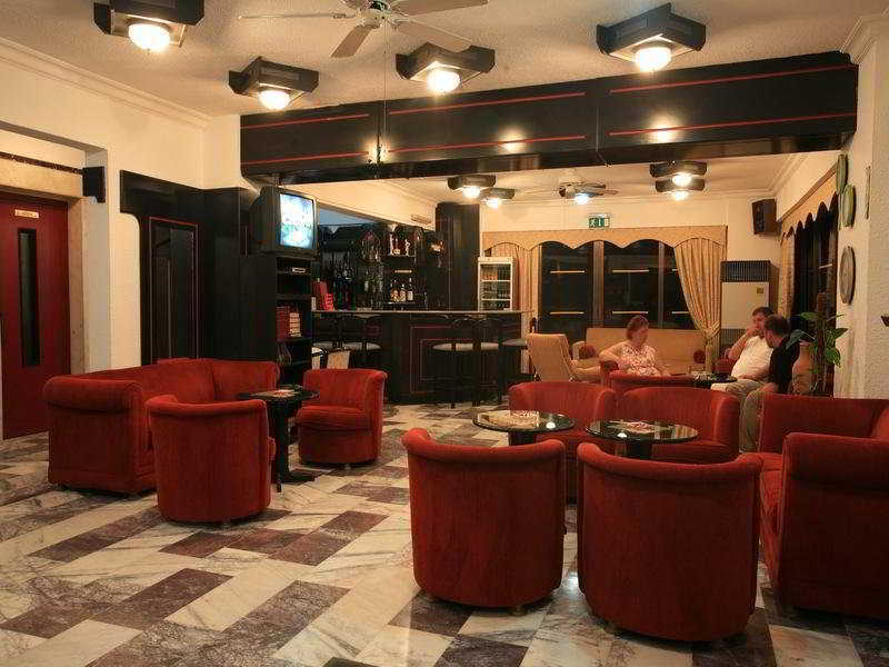 Saturn Hotel Κουσάντασι Εξωτερικό φωτογραφία