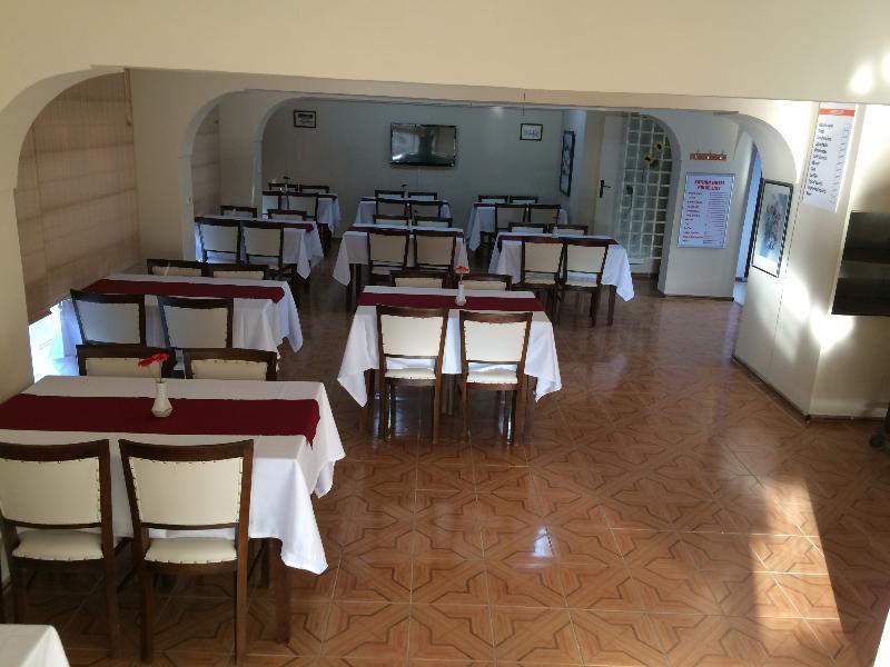 Saturn Hotel Κουσάντασι Εξωτερικό φωτογραφία