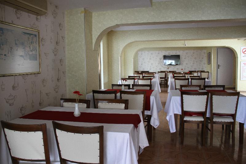 Saturn Hotel Κουσάντασι Εξωτερικό φωτογραφία