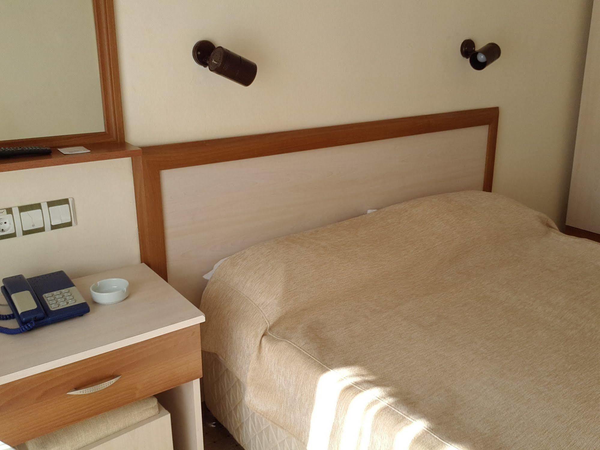 Saturn Hotel Κουσάντασι Εξωτερικό φωτογραφία