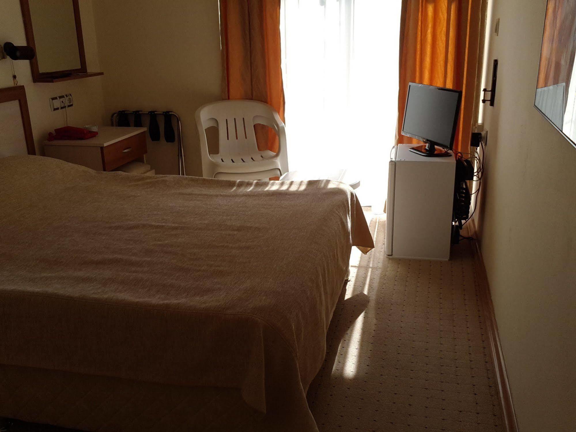 Saturn Hotel Κουσάντασι Εξωτερικό φωτογραφία