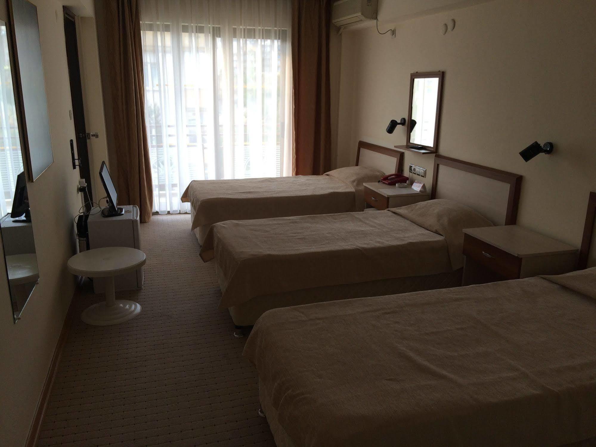 Saturn Hotel Κουσάντασι Εξωτερικό φωτογραφία