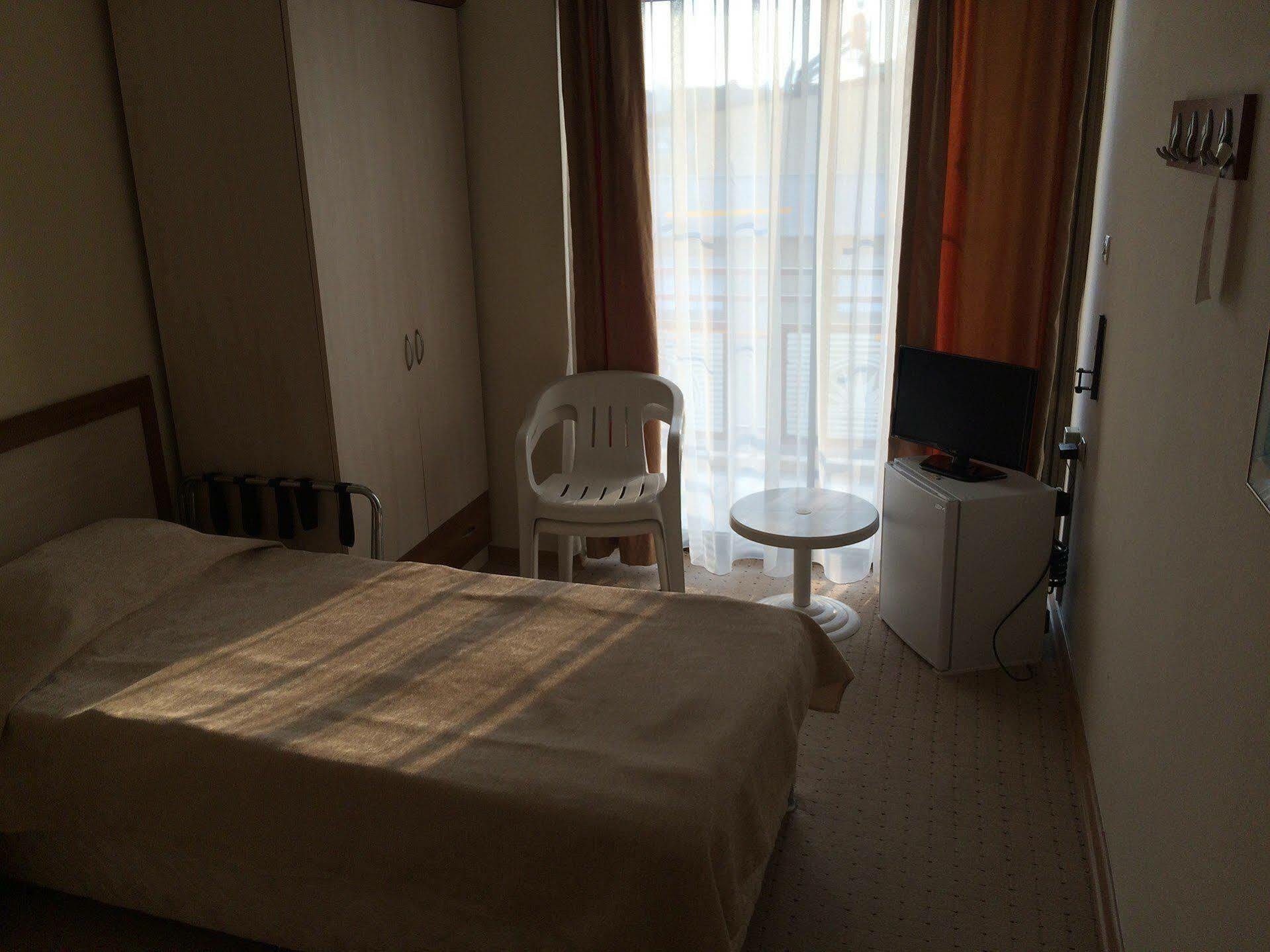 Saturn Hotel Κουσάντασι Εξωτερικό φωτογραφία